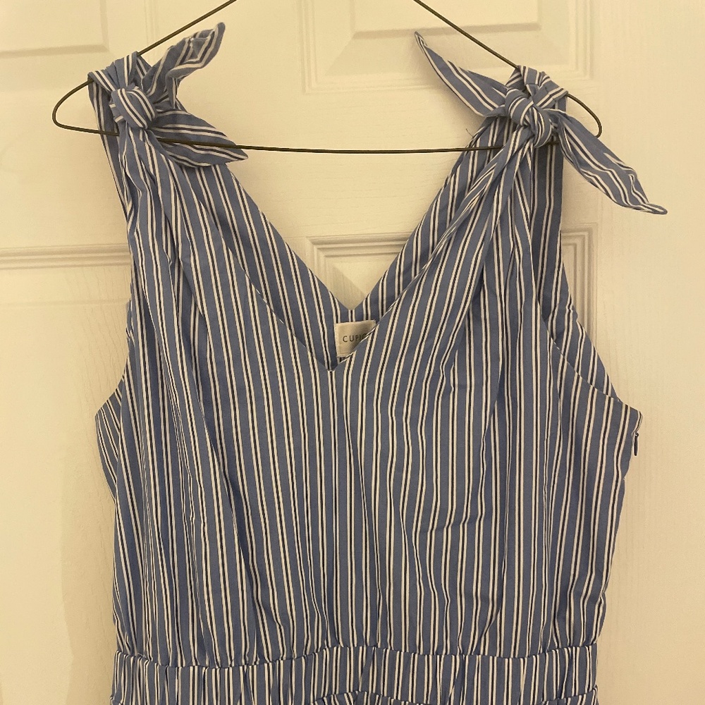 Beautiful Bow tie Dress Large